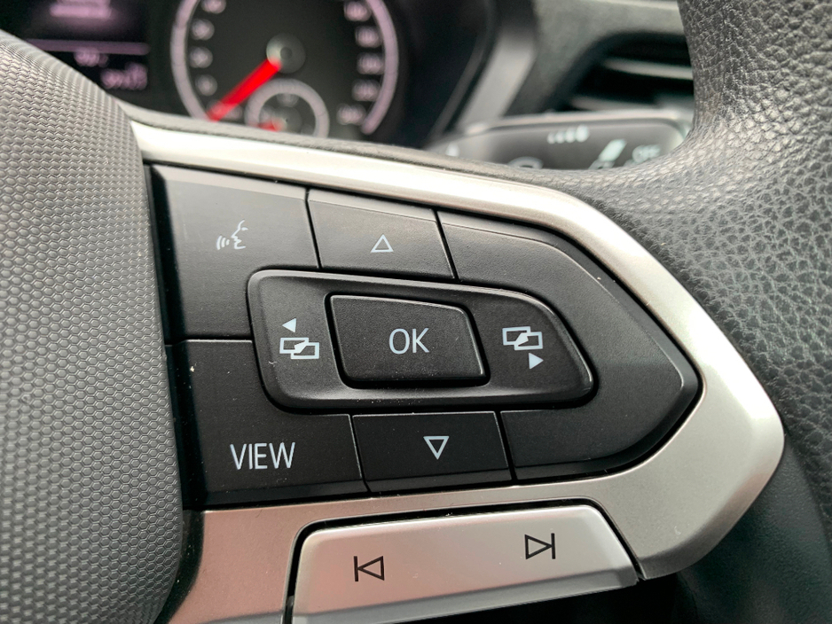 2022 Volkswagen Caddy - image 25