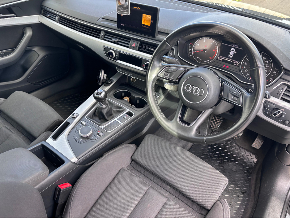 2016 Audi A4 - image 7