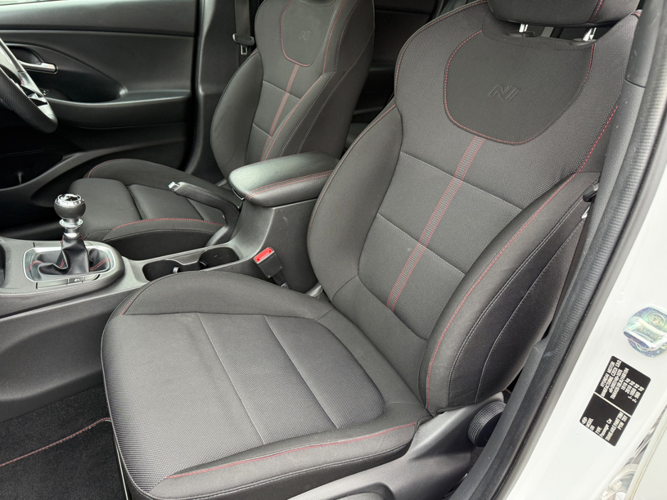 2022 Hyundai i30 - image 8