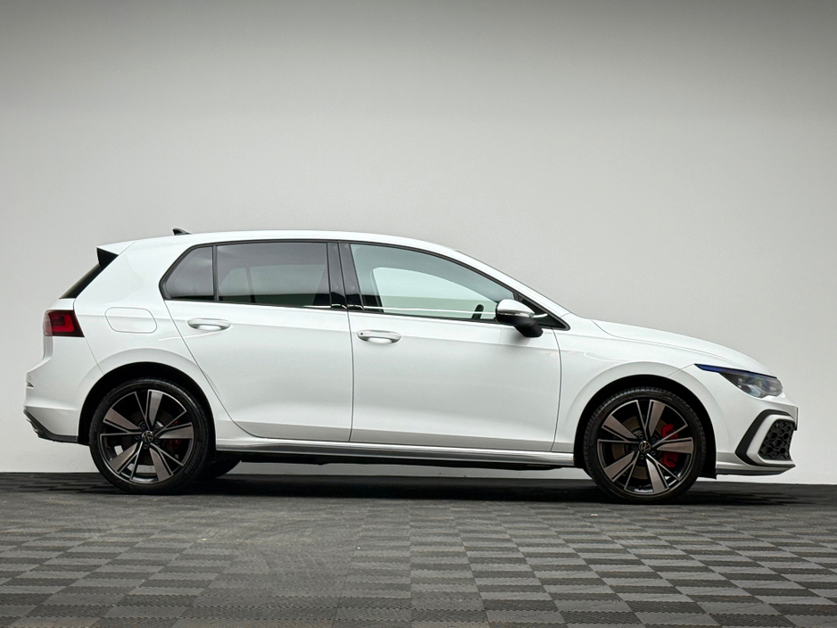 2024 Volkswagen Golf - image 8