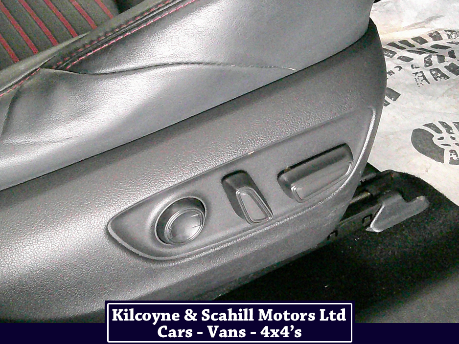 2023 Toyota Rav4 - image 25