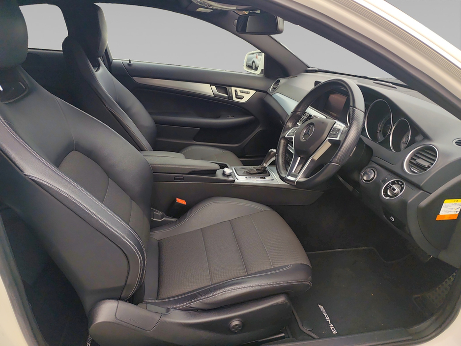 2015 Mercedes-Benz C Class - image 10