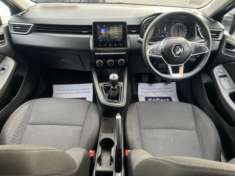 2022 Renault Clio - image 11