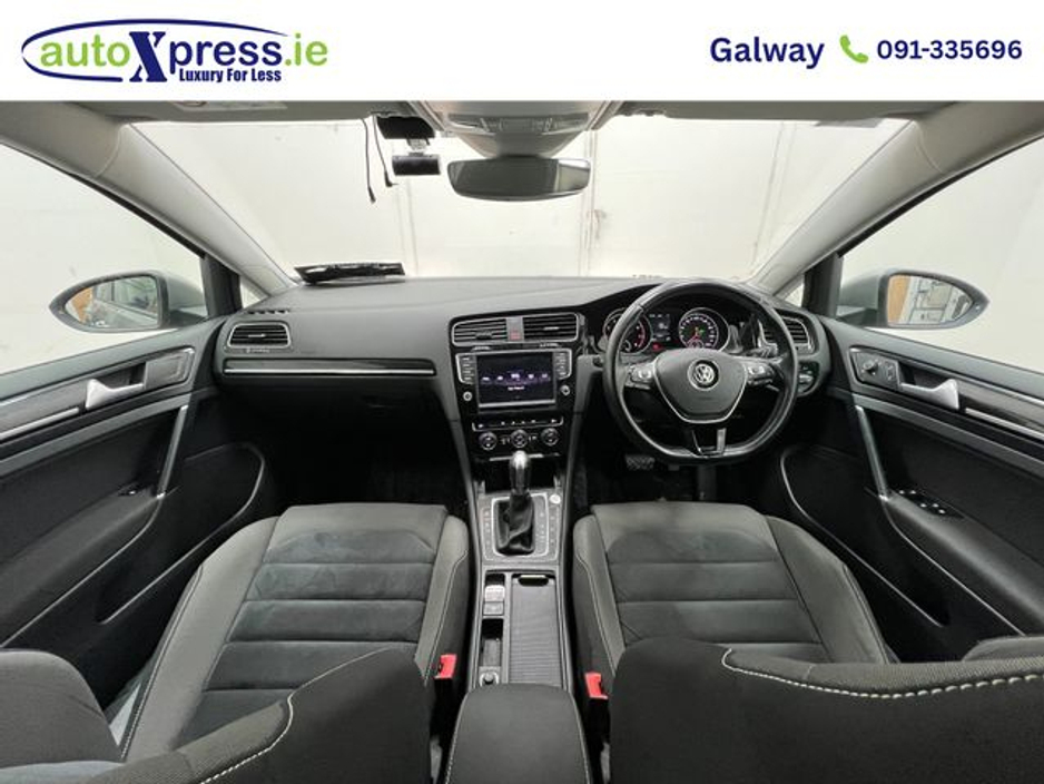 2016 Volkswagen Golf - image 2