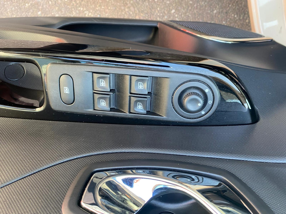 2016 Renault Captur - image 4