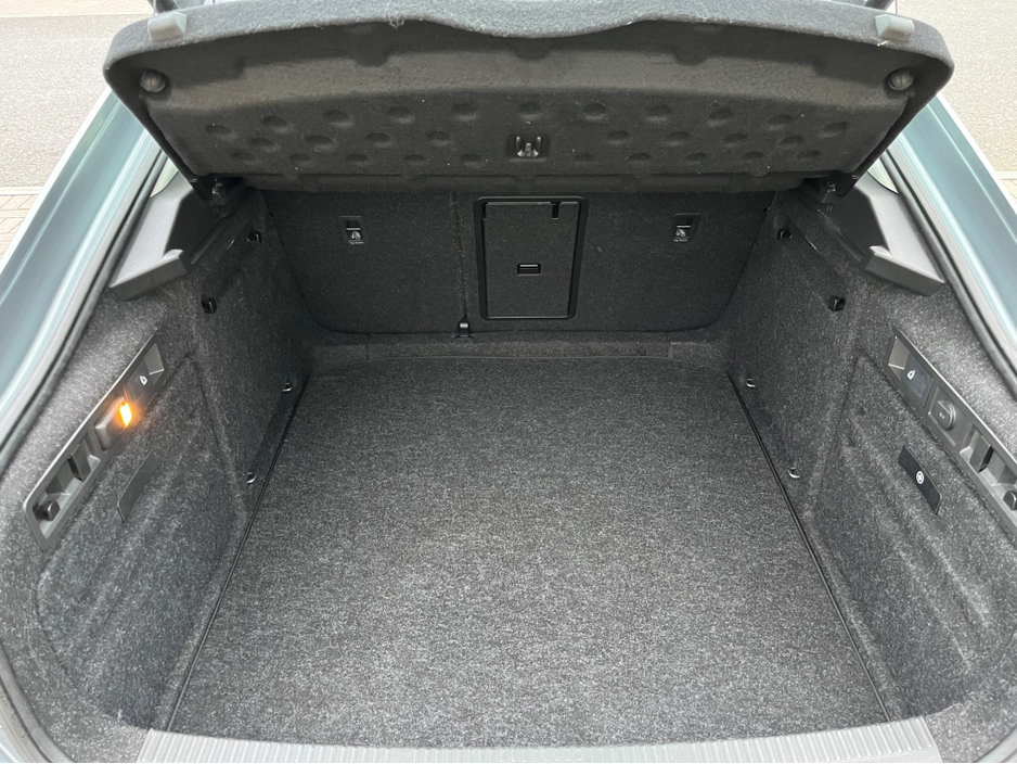 2016 Skoda Superb - image 8