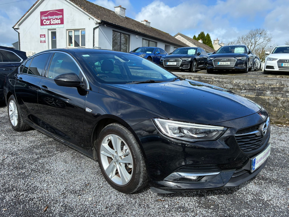 2018 Opel Insignia - image 18