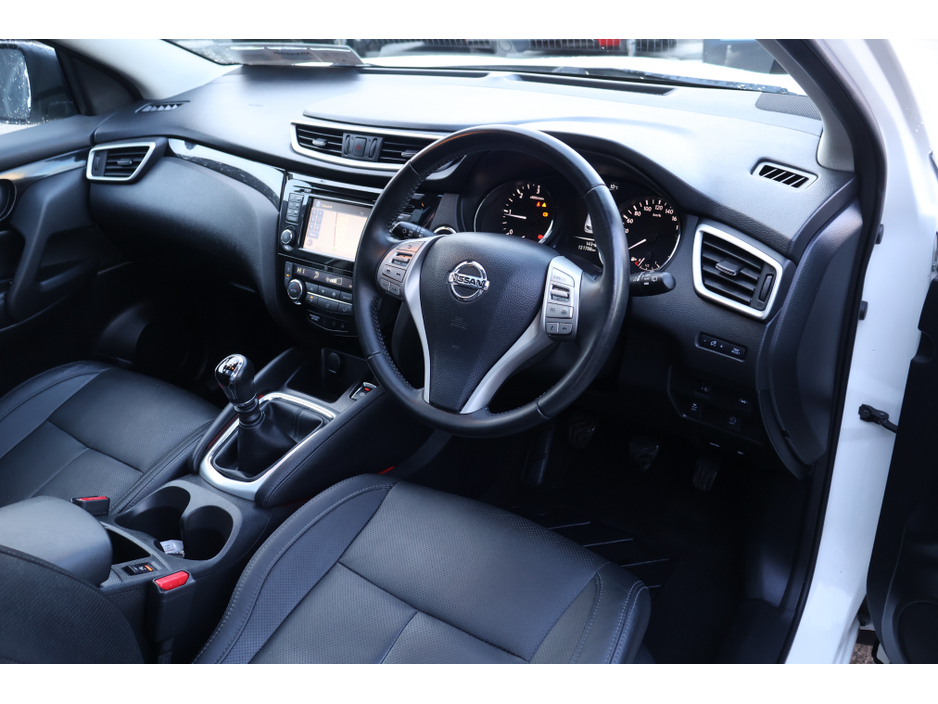 2017 Nissan Qashqai SV PREMIUM  Low Mileage Huge Spec €15,495