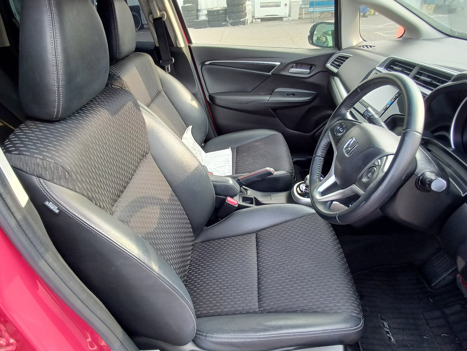 2016 Honda Fit - image 12