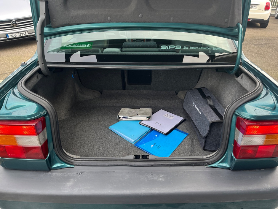 1994 Volvo 850 - image 13