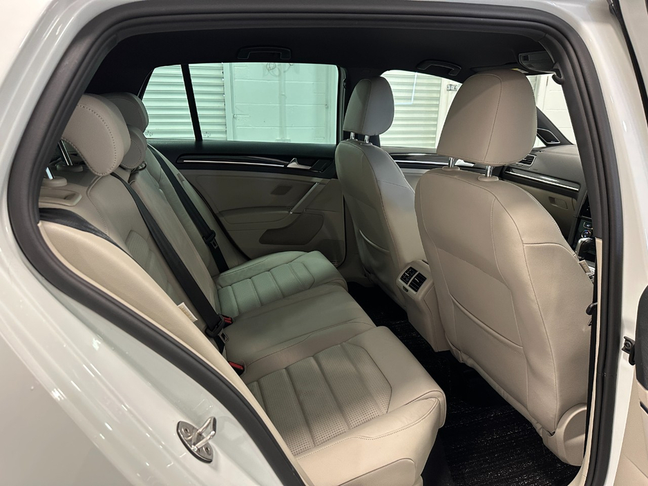 2019 Volkswagen Golf - image 39