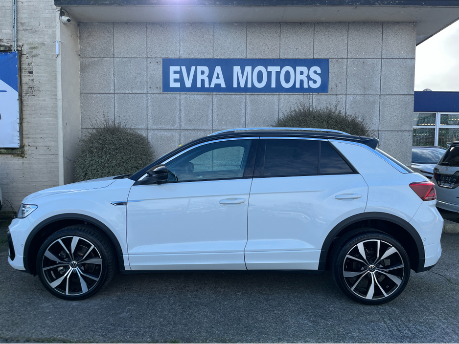 2023 Volkswagen T-Roc - image 6