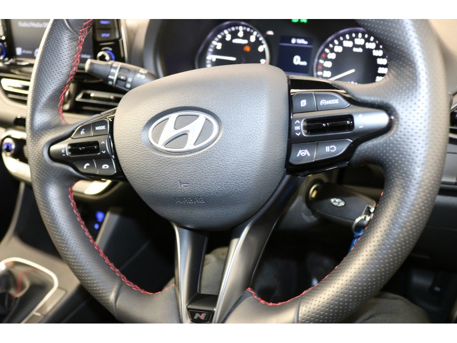 2024 Hyundai i30 - image 16