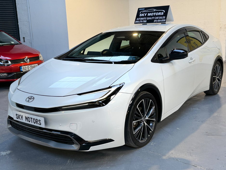 2023 Toyota Prius - image 5