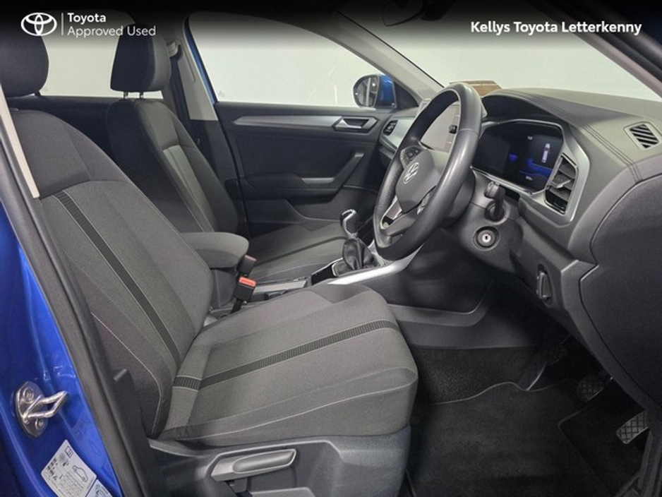 2022 Volkswagen T-Roc - image 12