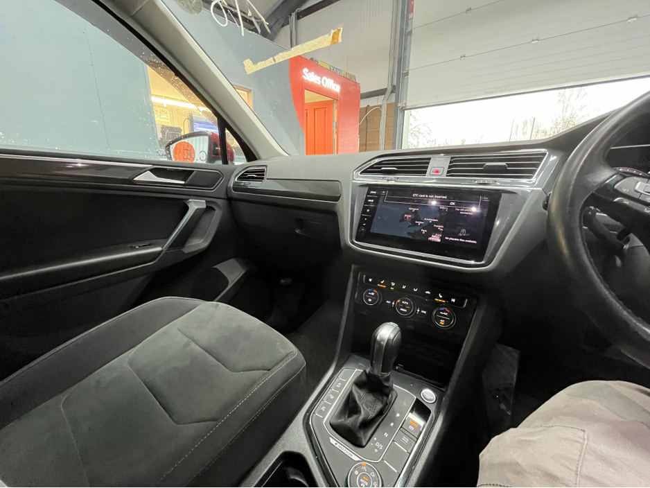 2018 Volkswagen Tiguan €23950 2018 VOLKSWAGEN TIGUAN TDI 4MOTION HIGH LINE 2.0 AUTOMATIC / CRUISE CONTROL / 360° PARKING CAMERA / HEATED SEATS / PADDLE SHIFTERS / HEATED REAR SEATS €23,950