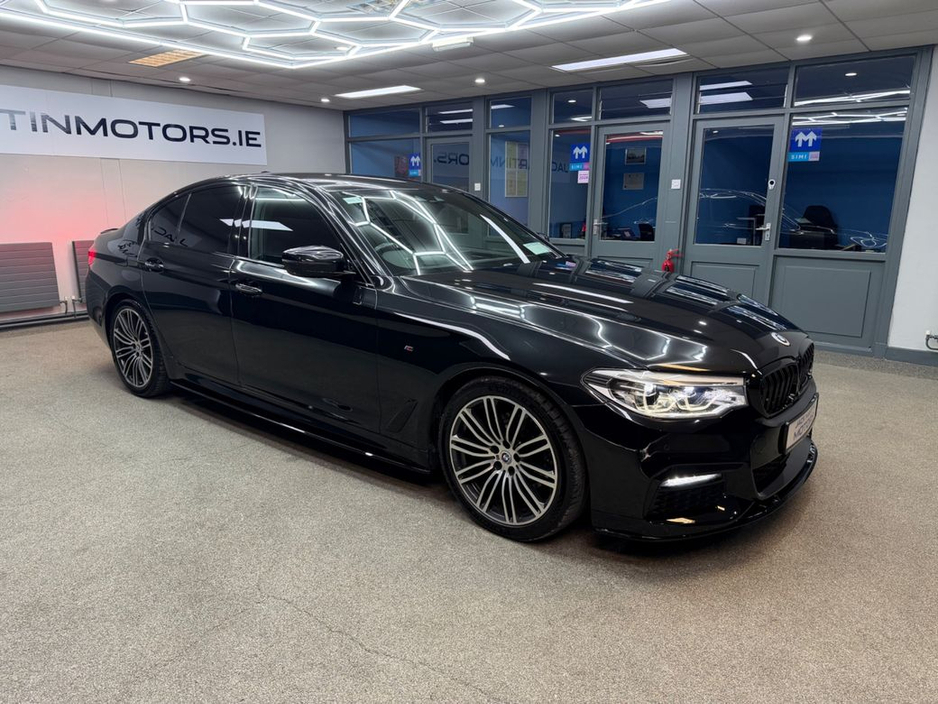 2017 BMW 5 Series - image 9