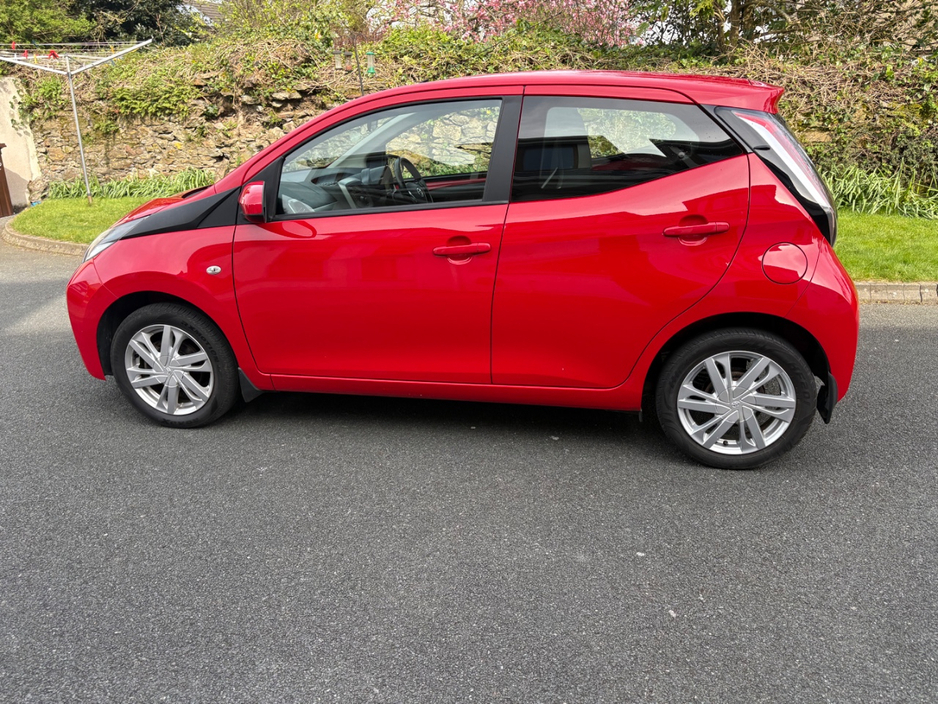 2017 Toyota Aygo - image 6