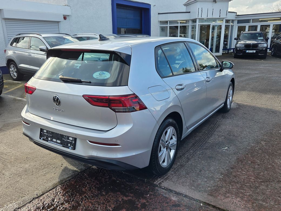 2022 Volkswagen Golf LIFE TDI €25,950