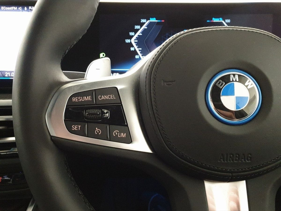 2023 BMW 3 Series - image 17