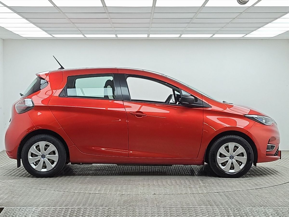 2021 Renault Zoe - image 11