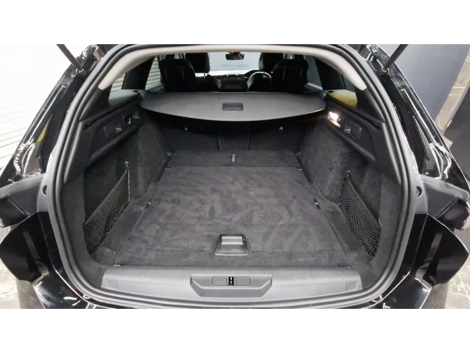 2023 Peugeot 308 - image 10