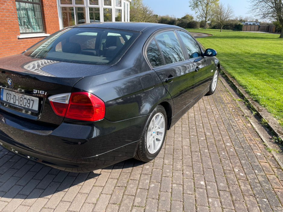 2007 BMW 3 Series - image 4