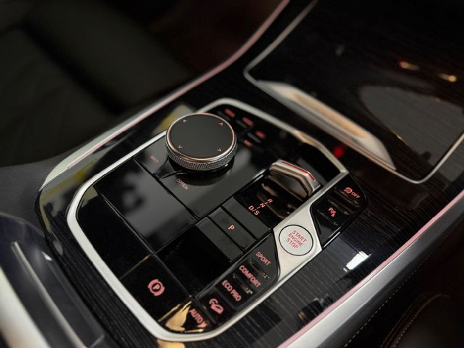 2024 BMW X5 - image 13