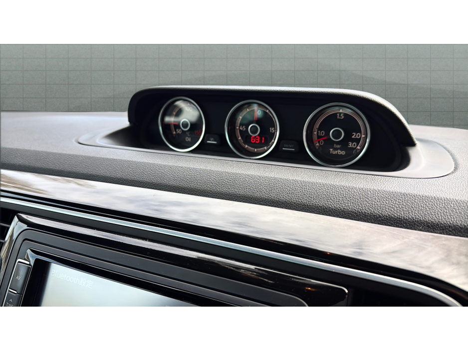 2017 Volkswagen Beetle - image 16