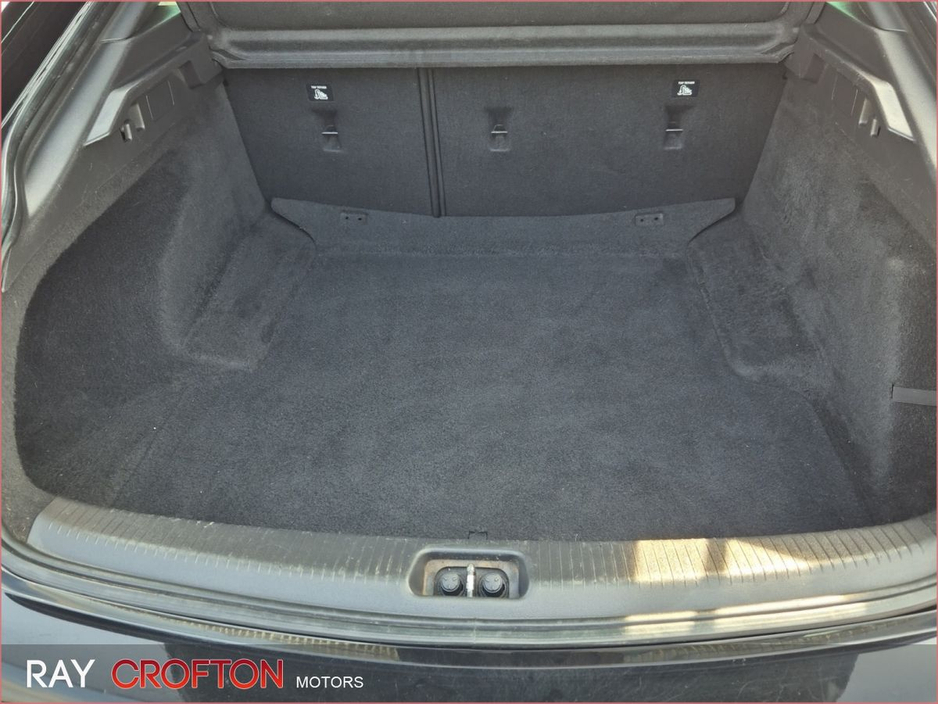 2018 Vauxhall Insignia - image 20