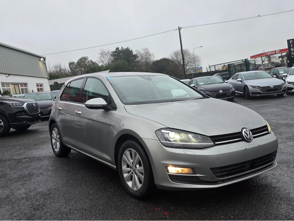 2017 Volkswagen Golf 1.2 TSI CARPLAY - ANDROID AUTO -  LANE ASSIST - PRIVACY GLASS  - REV CAMERA - LOW TAX BAND €15,950