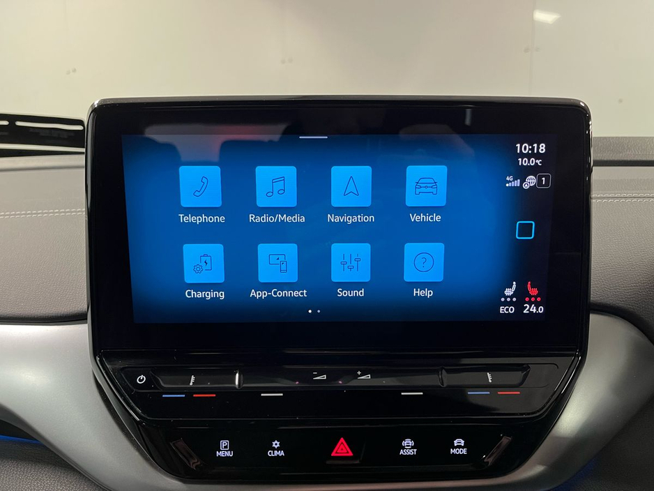 2024 Volkswagen ID.4 Life DX 77kWh 174BHP - Reversing Camera - Ambient Lighting - Sat Nav - Climate Control - Heated Seats - Keyless Start - Apple CarPlay/Android Auto €32,950