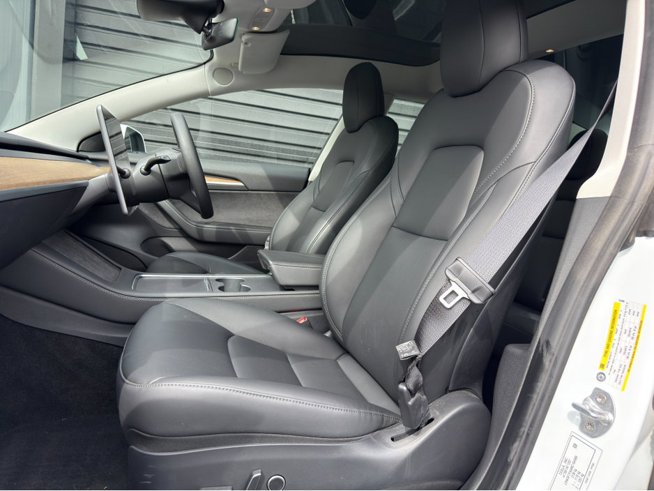 2022 Tesla Model 3 - image 6