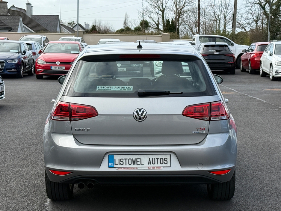 2015 Volkswagen Golf - image 8