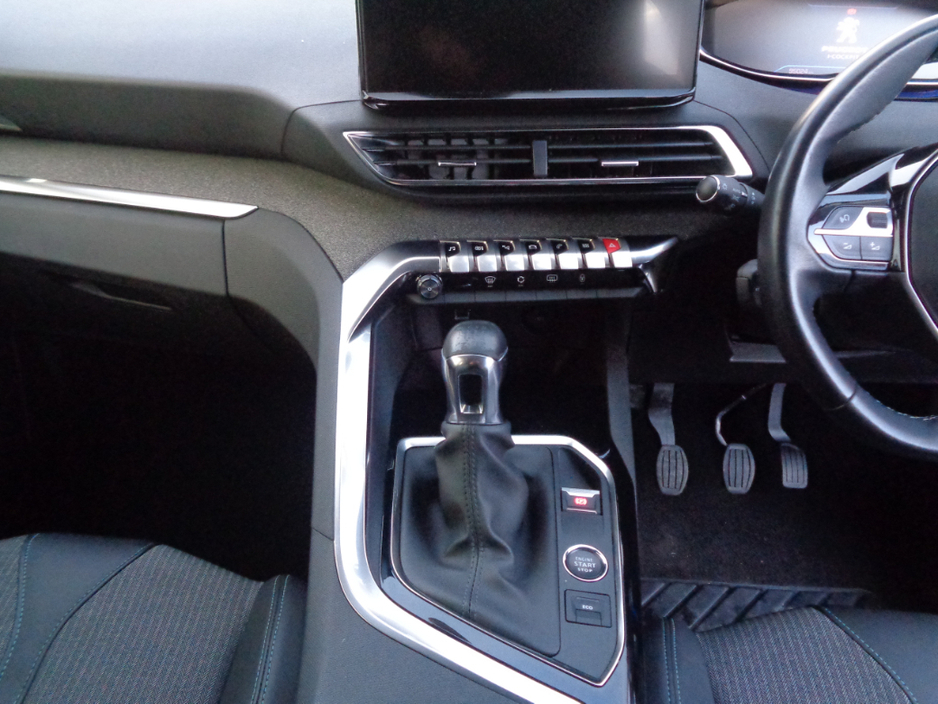 2022 Peugeot 3008 - image 11