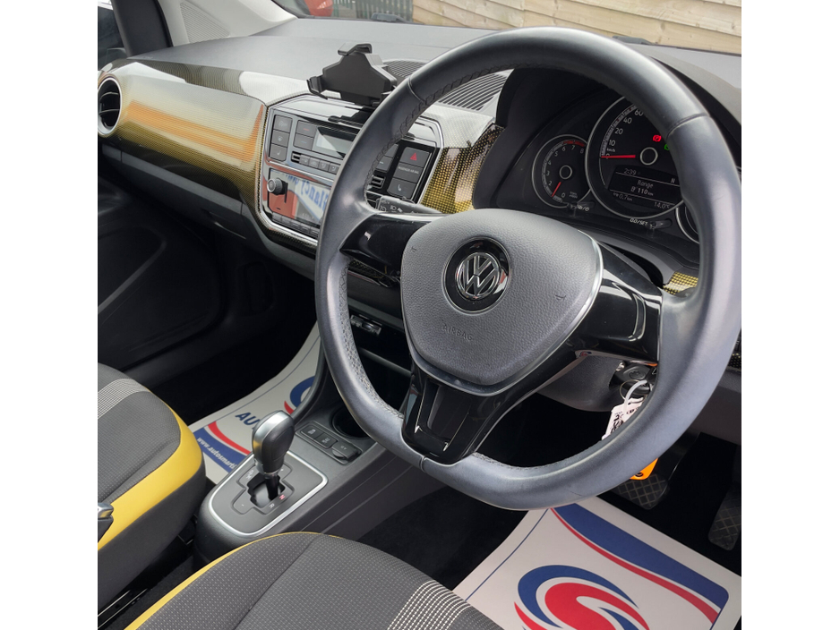 2018 Volkswagen up! - image 8