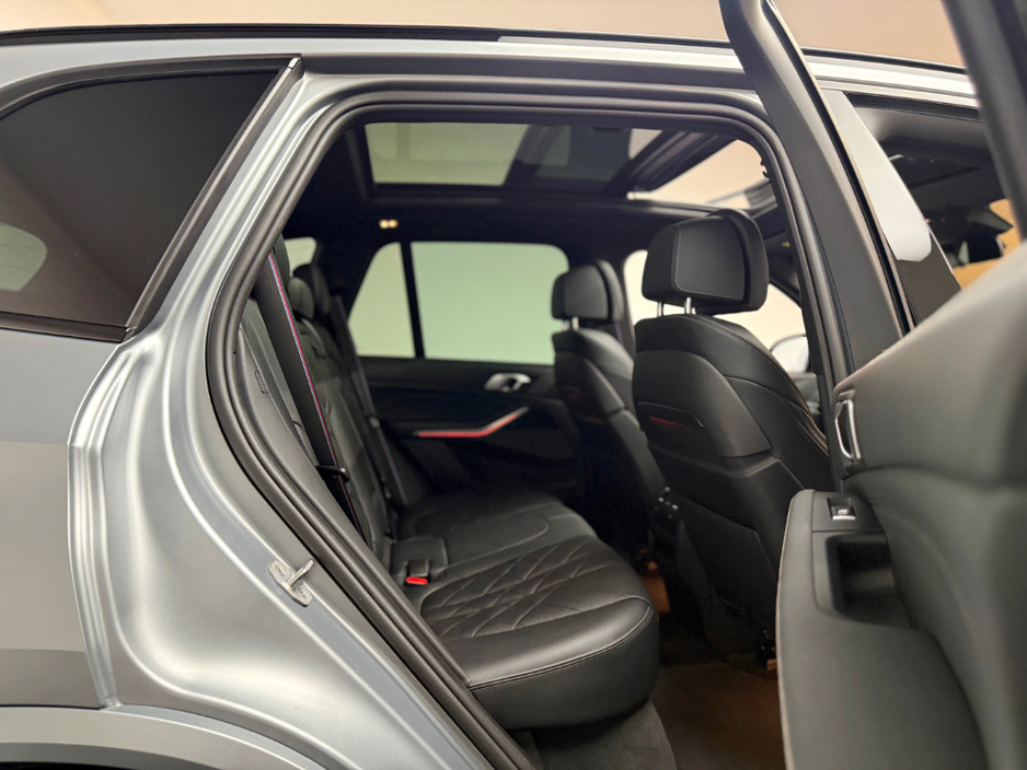 2024 BMW X5 - image 12