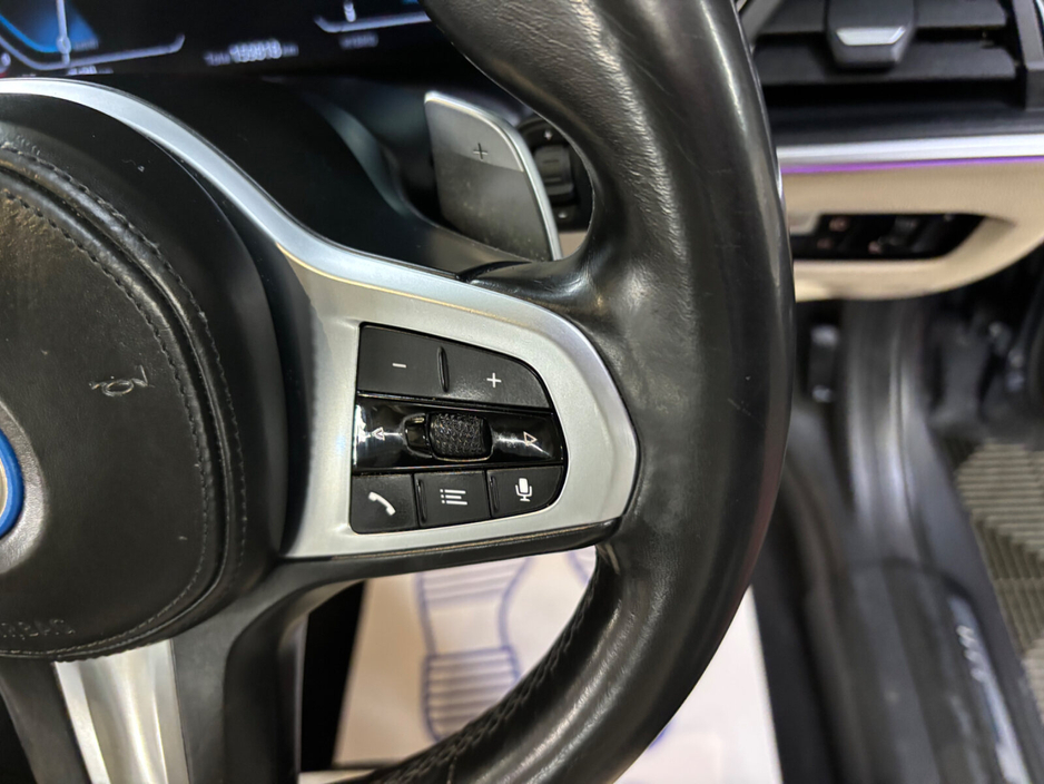 2021 BMW 3 Series - image 9