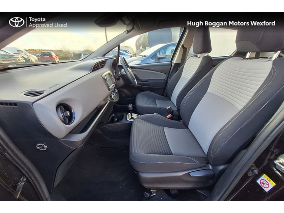 2018 Toyota Yaris - image 6