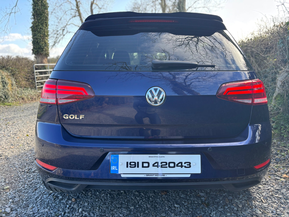 2019 Volkswagen Golf - image 9