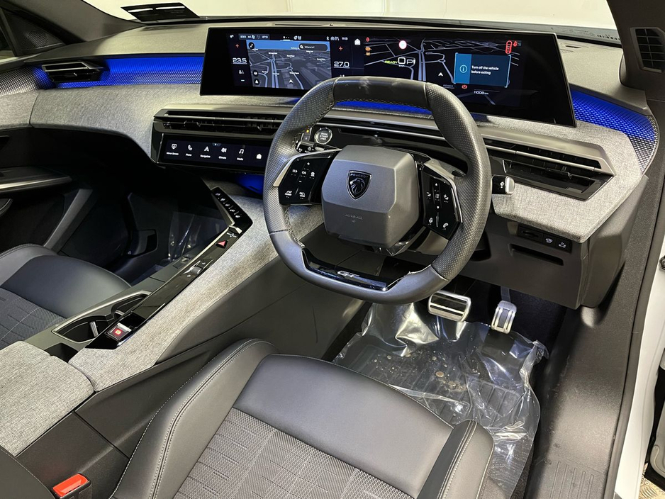 2025 Peugeot 3008 GT EV 73kWh 210BHP - Reversing Camera - Ambient Lighting - Sat Nav - Climate Control - Heated Seats/Steering Wheel - Keyless Start - Apple CarPlay/Android Auto €35,450