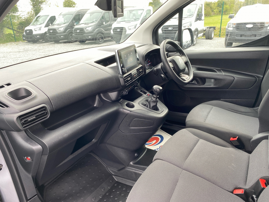 2023 Citroen Berlingo - image 7