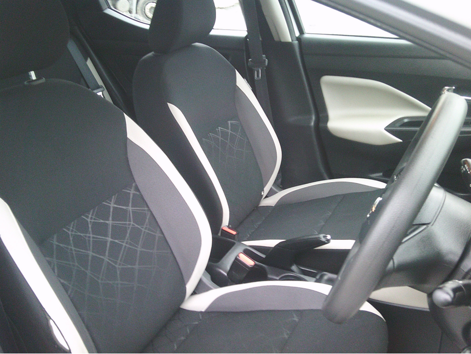 2018 Nissan Micra - image 7