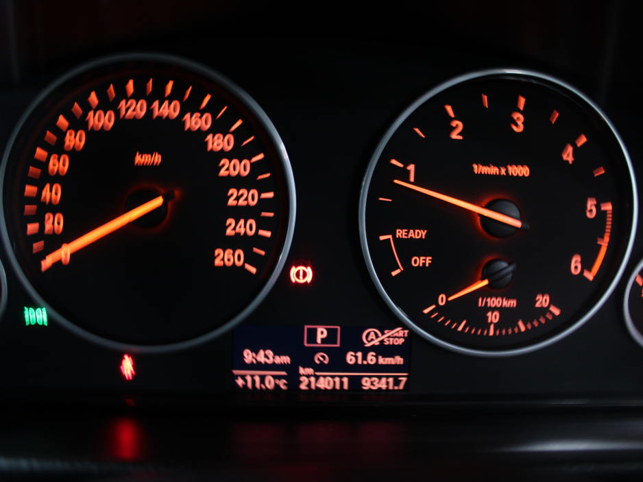 2018 BMW 3 Series - image 18