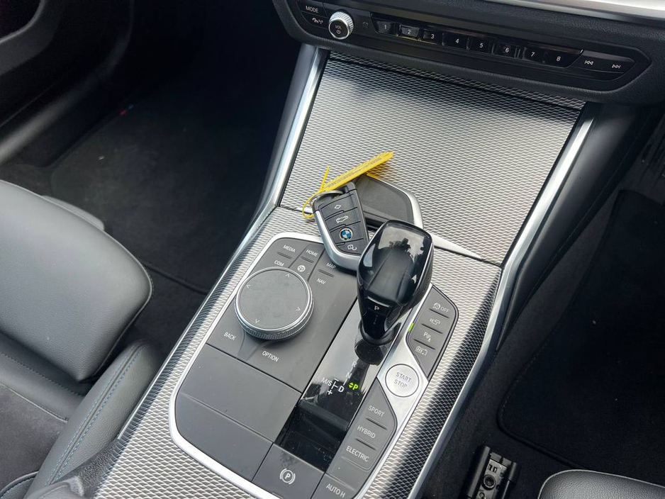 2020 BMW 3 Series - image 11