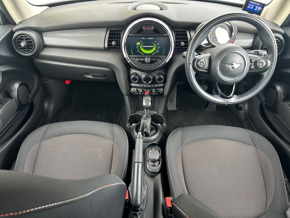 2017 MINI Cooper D - image 11