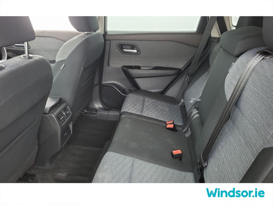 2025 Nissan X-Trail - image 8