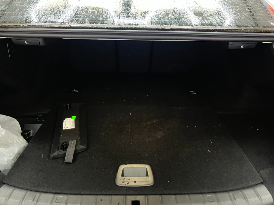 2017 BMW 5 Series - image 7