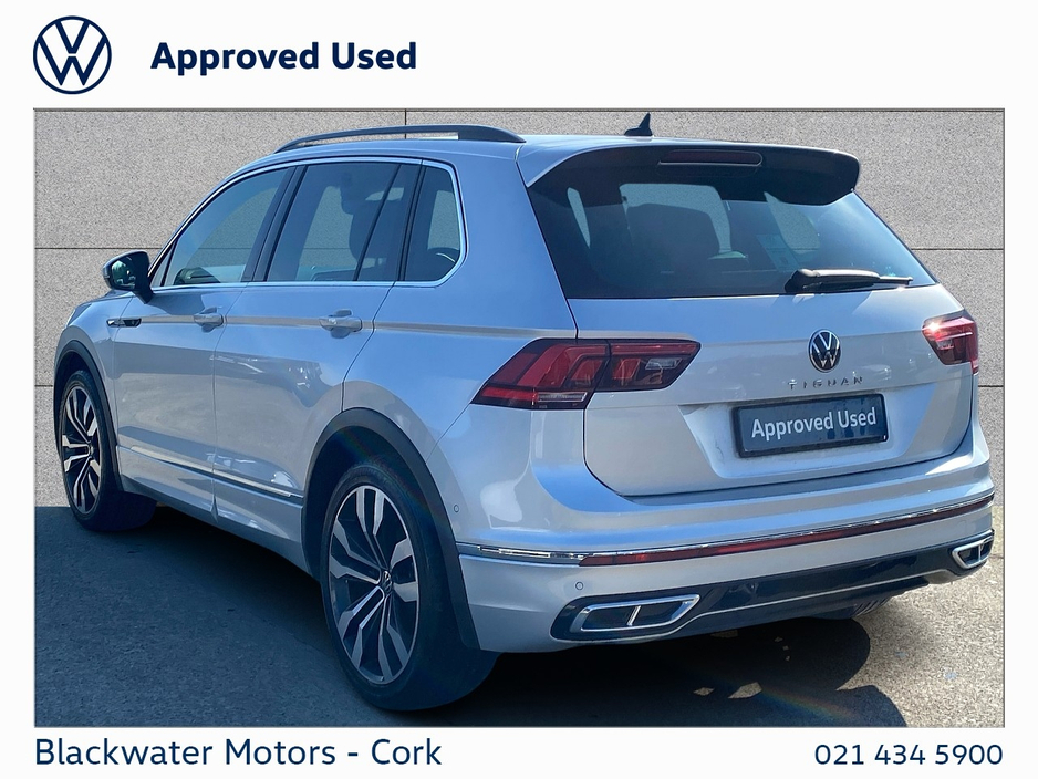 2022 Volkswagen Tiguan - image 3