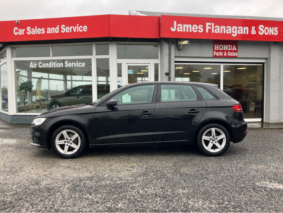 2017 Audi A3 - image 3